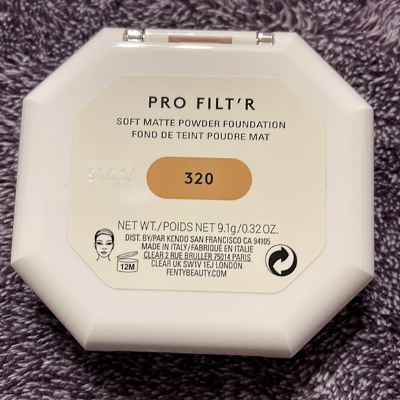 Fenty 320 Pro Filt’r Soft Matte Longwear Powder Foundation - Picture 5 of 5